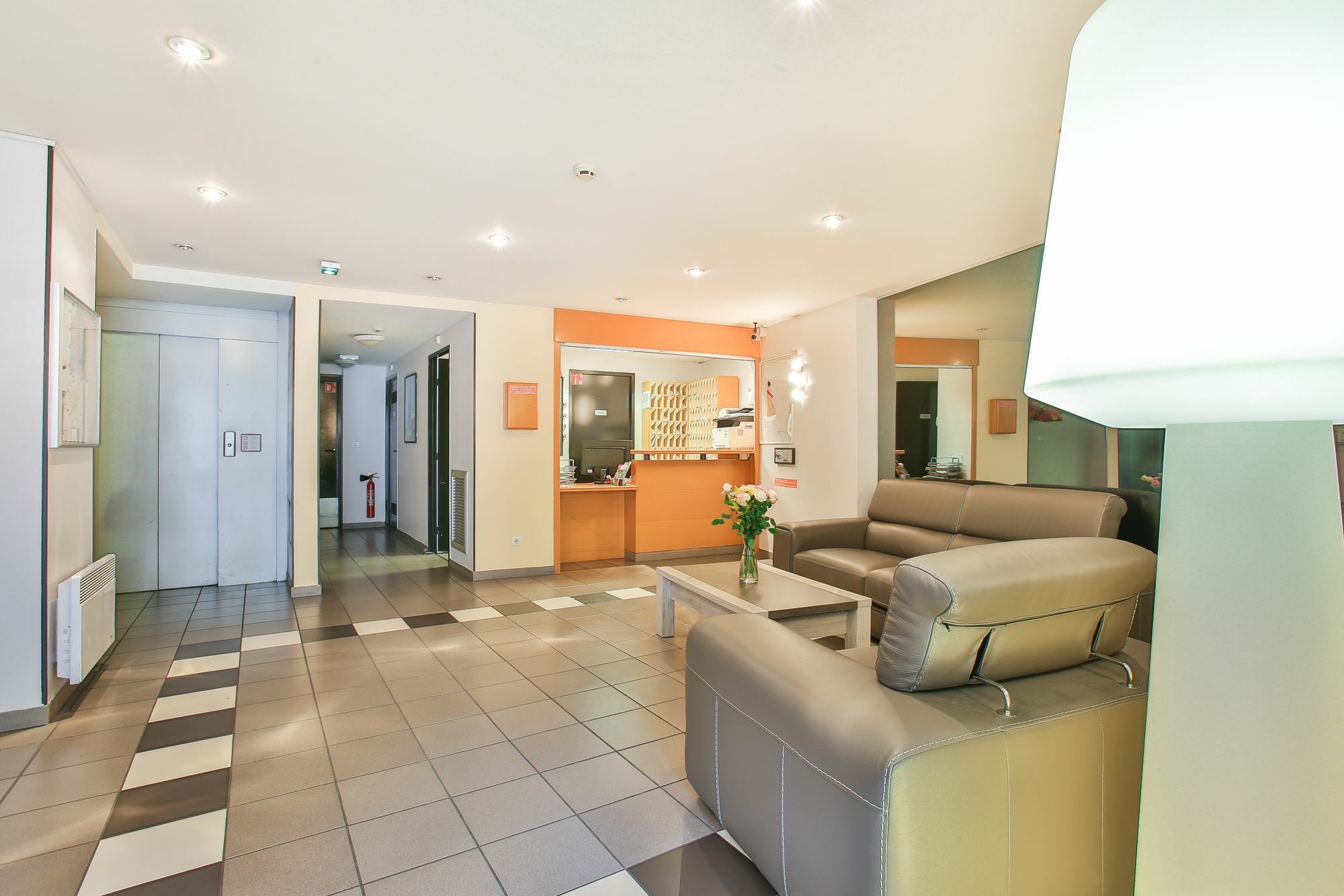 Appart'Hotel Laureades Clermont-Ferrand Centre Jaude Luaran gambar